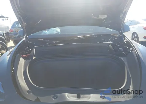 2025 Tesla Model Y Long Range Dual Motor All-Wheel Drive z USA, uszkodzony, nr VIN 7SAYGDEE2SF260465